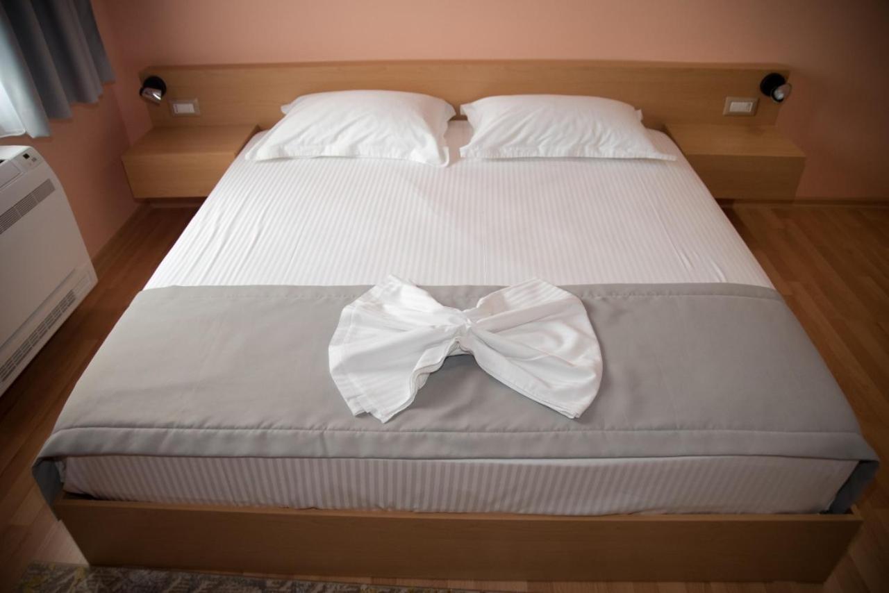 Hotel Elite Pogradec Pokoj fotografie