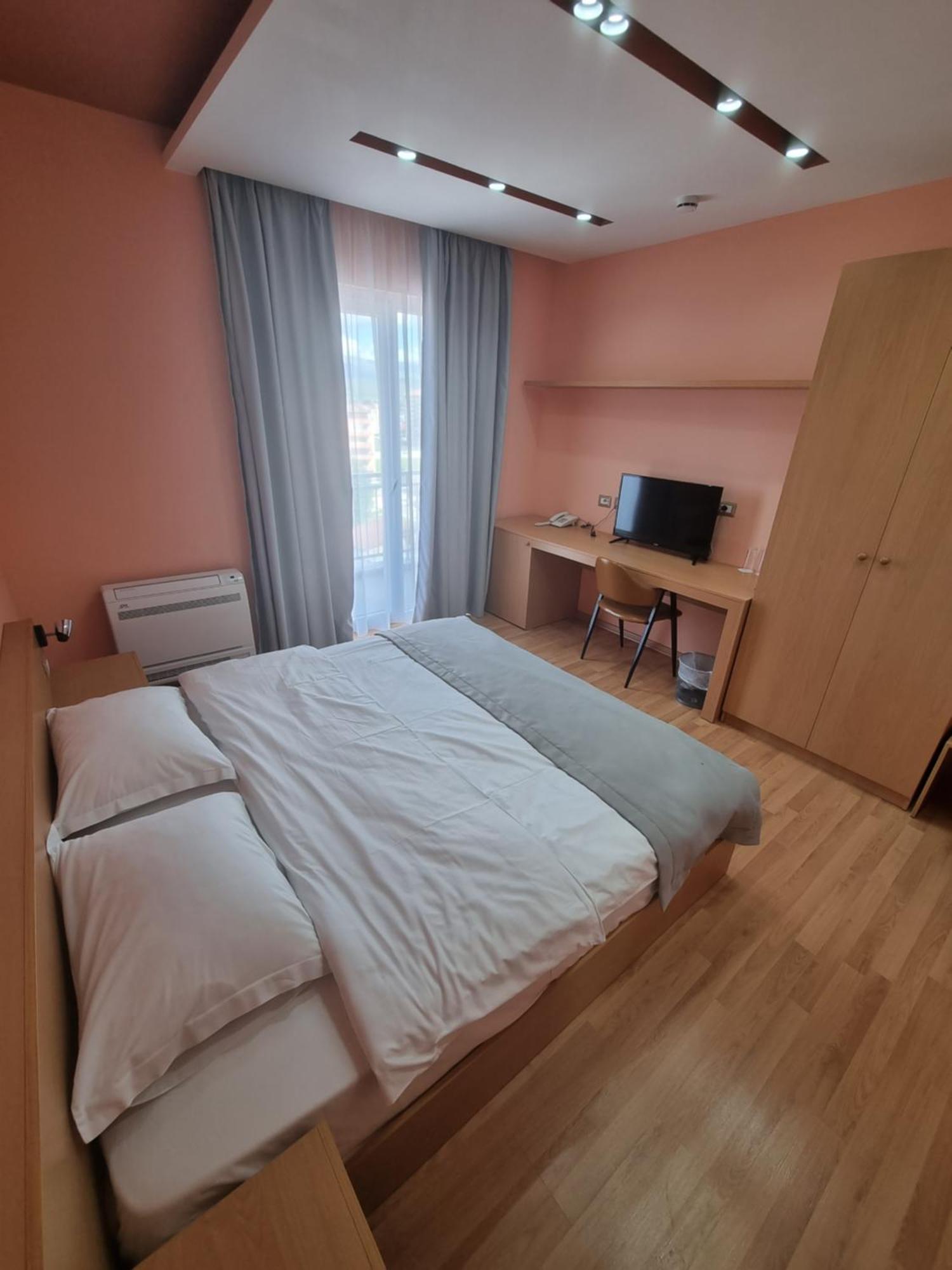 Hotel Elite Pogradec Pokoj fotografie