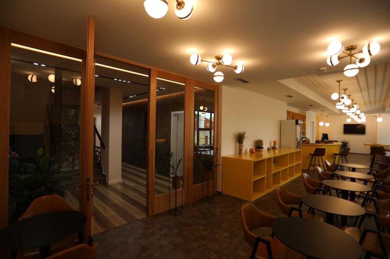 Hotel Elite Pogradec Exteriér fotografie