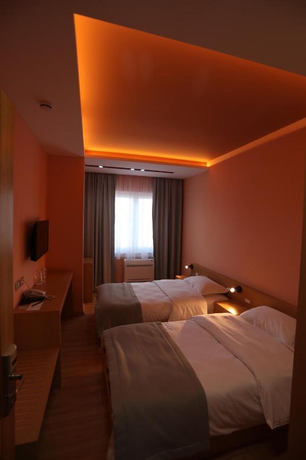 Hotel Elite Pogradec Exteriér fotografie