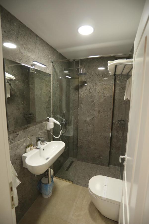 Hotel Elite Pogradec Exteriér fotografie