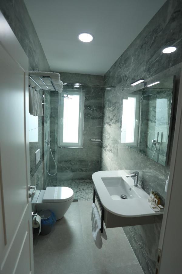 Hotel Elite Pogradec Exteriér fotografie