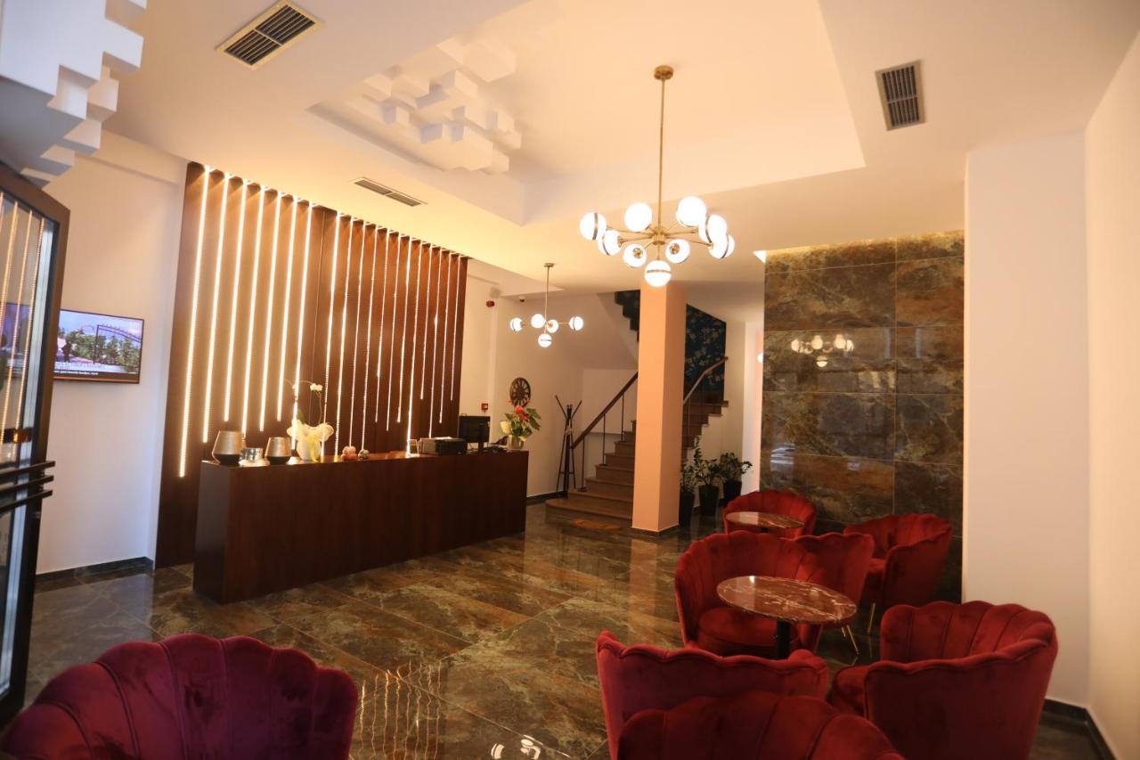 Hotel Elite Pogradec Exteriér fotografie