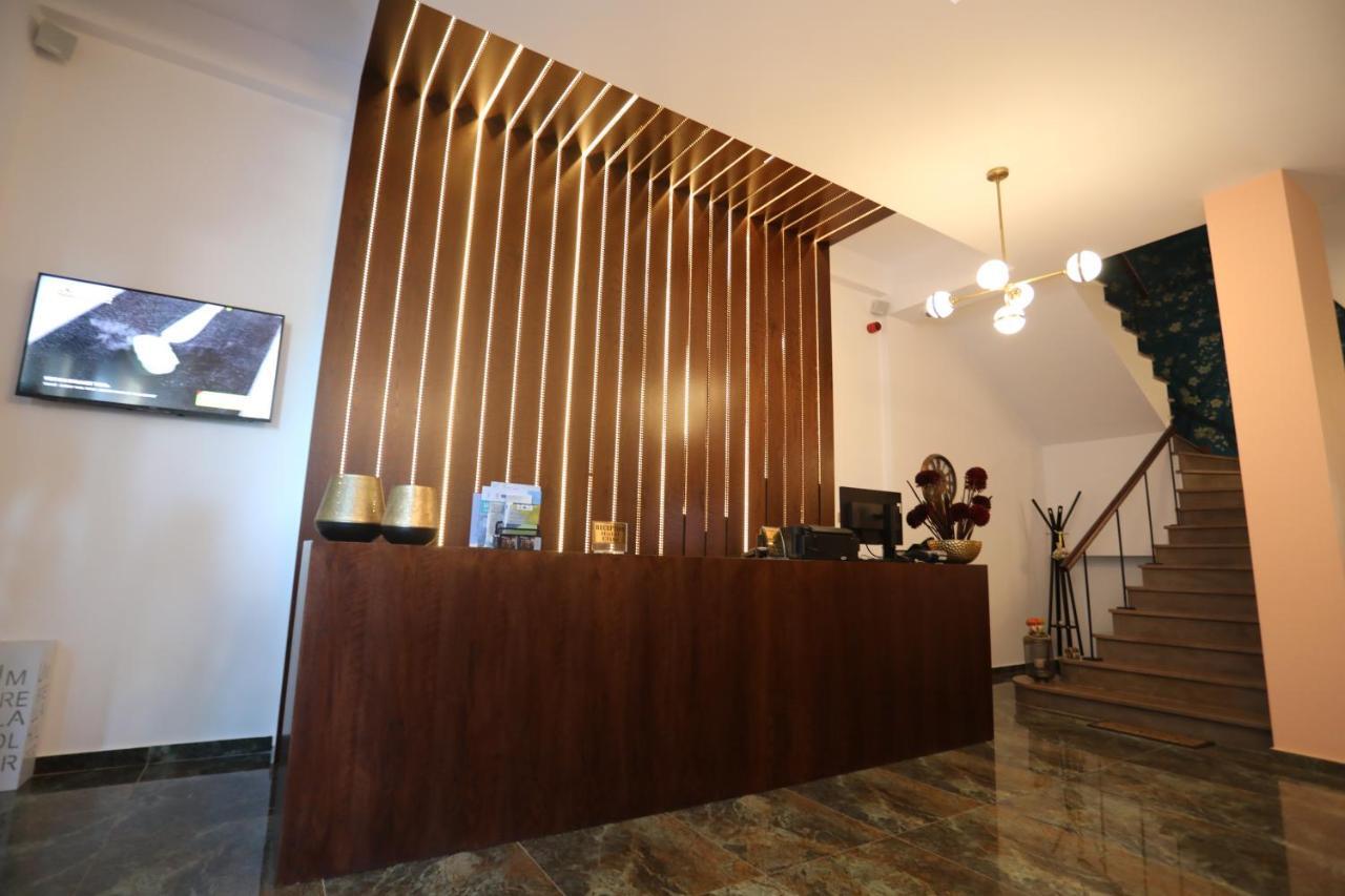 Hotel Elite Pogradec Exteriér fotografie